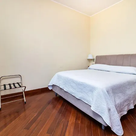 Pine House Apartment