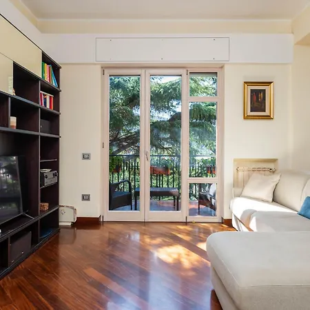 Pine House Apartment